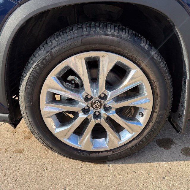 Used 2021 Toyota Highlander Limited AWD/4WD image 9