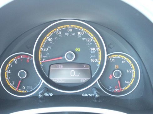 Used 2018 Volkswagen Beetle 2.0T Dune FWD image 29