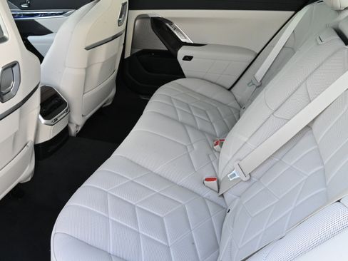New 2026 BMW 760i xDrive AWD/4WD image 11