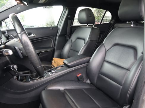 Used 2018 Mercedes-Benz GLA 250 image 32
