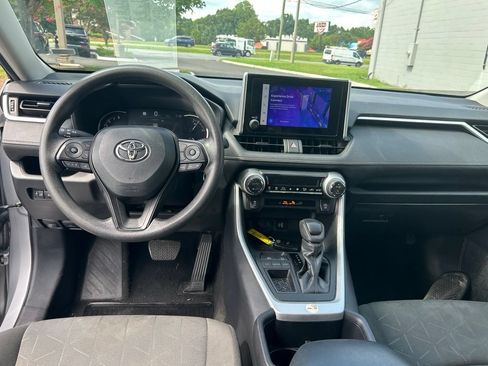 Used 2024 Toyota RAV4 XLE FWD image 11