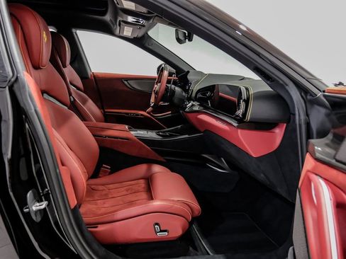 Used 2024 Ferrari Purosangue image 32
