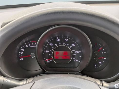 Used 2016 Kia Soul FWD image 23