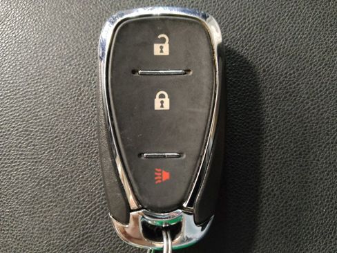 Used 2021 Chevrolet Equinox LS FWD image 32