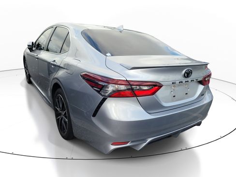 Used 2024 Toyota Camry SE w/ Convenience Package FWD image 5