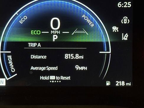 Used 2025 Toyota Camry Hybrid image 2