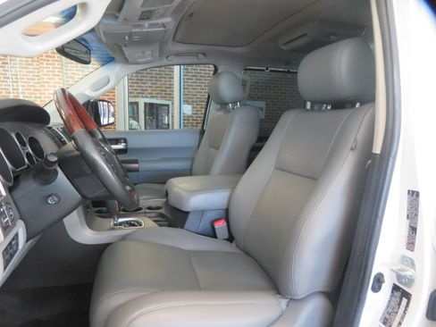 Used 2012 Toyota Sequoia Platinum AWD/4WD image 15
