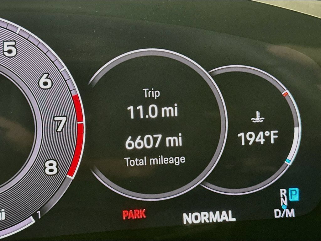 Certified 2025 Porsche Cayenne AWD/4WD image 13