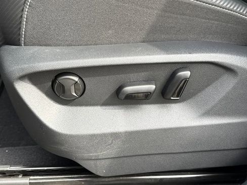 Certified 2025 Volkswagen Atlas Cross Sport SE image 13