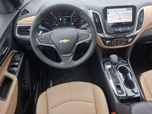 Used 2023 Chevrolet Equinox Premier image 10
