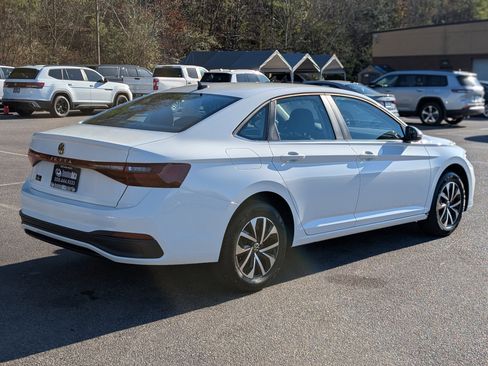 Used 2025 Volkswagen Jetta S image 9
