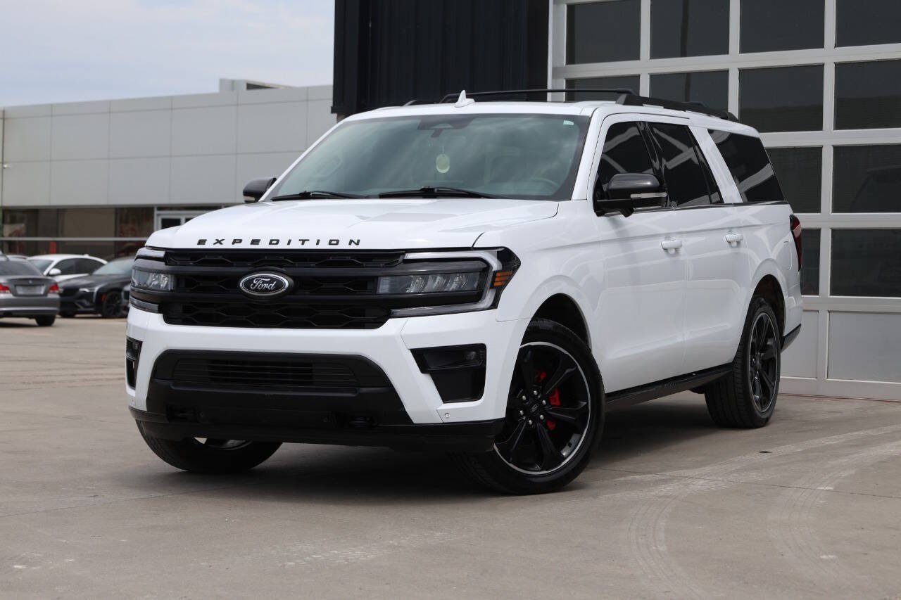 Used 2022 Ford Expedition Max Limited AWD/4WD image 3