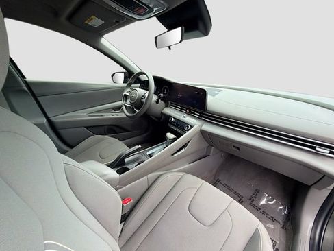 Used 2024 Hyundai Elantra SEL FWD image 25