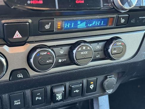 Used 2020 Toyota Tacoma TRD Off-Road image 37