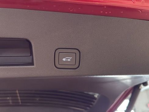 New 2026 GMC Acadia Denali Ultimate w/ LPO, Floor Liner Package AWD/4WD image 17