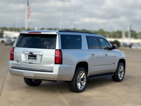 Used 2020 Chevrolet Suburban LT w/ Texas Edition Package RWD image 8