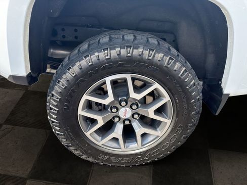 Certified 2022 GMC Canyon AT4 w/ Trailering Package AWD/4WD image 12