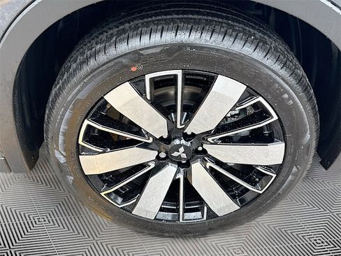 New 2026 Mitsubishi Outlander SE image 33