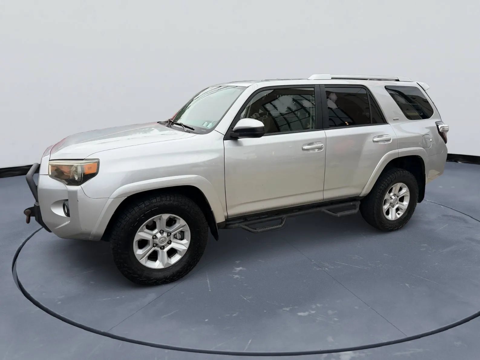 Used 2014 Toyota 4Runner SR5 AWD/4WD image 2
