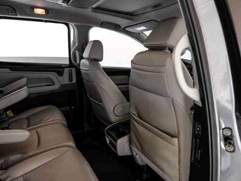 Used 2018 Honda Odyssey Touring image 34