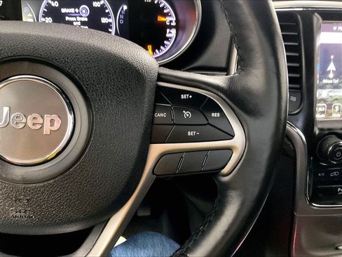 Used 2018 Jeep Grand Cherokee Altitude AWD/4WD image 23