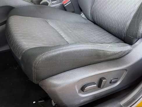 Used 2020 Nissan Rogue SV FWD image 20