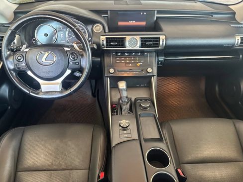 Used 2016 Lexus IS 200t RWD image 10