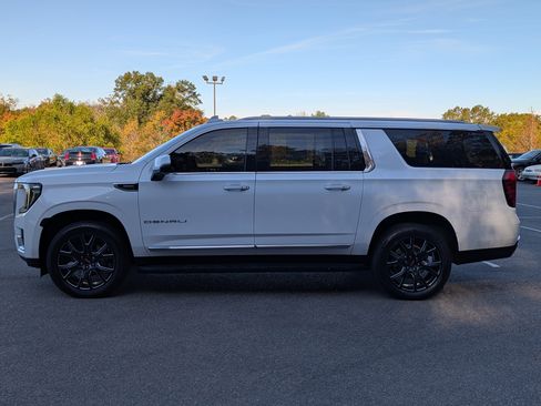 Used 2023 GMC Yukon XL Denali image 6