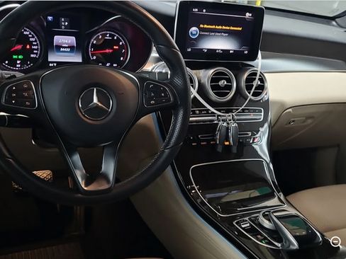 Used 2017 Mercedes-Benz GLC 300 image 4