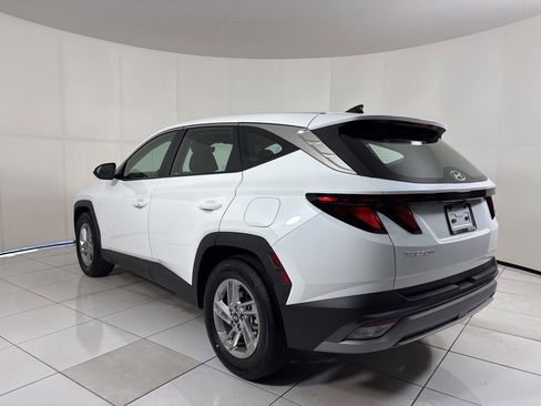 Certified 2025 Hyundai Tucson SE image 3