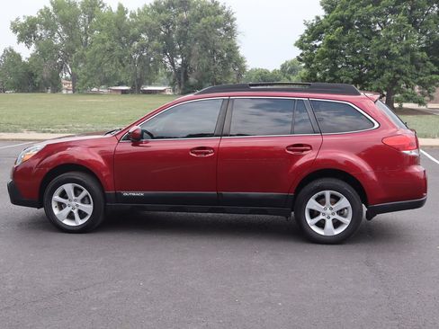 Used 2014 Subaru Outback 2.5i Premium AWD/4WD image 9