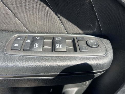 Used 2022 Dodge Charger R/T w/ Blacktop Package RWD image 16