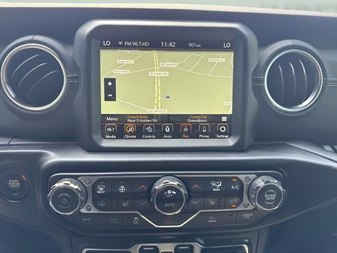 Used 2021 Jeep Wrangler Unlimited Sahara w/ Cold Weather Group AWD/4WD image 10