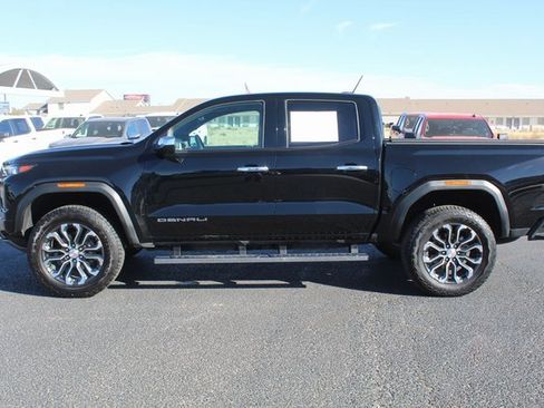 Used 2024 GMC Canyon Denali image 9