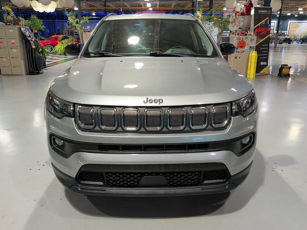 Used 2022 Jeep Compass Latitude AWD/4WD image 3