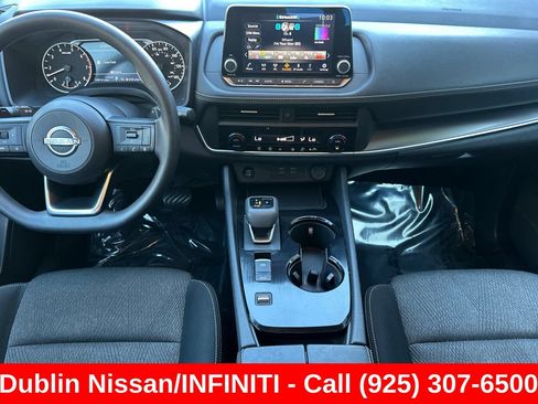 Used 2024 Nissan Rogue SV FWD image 16