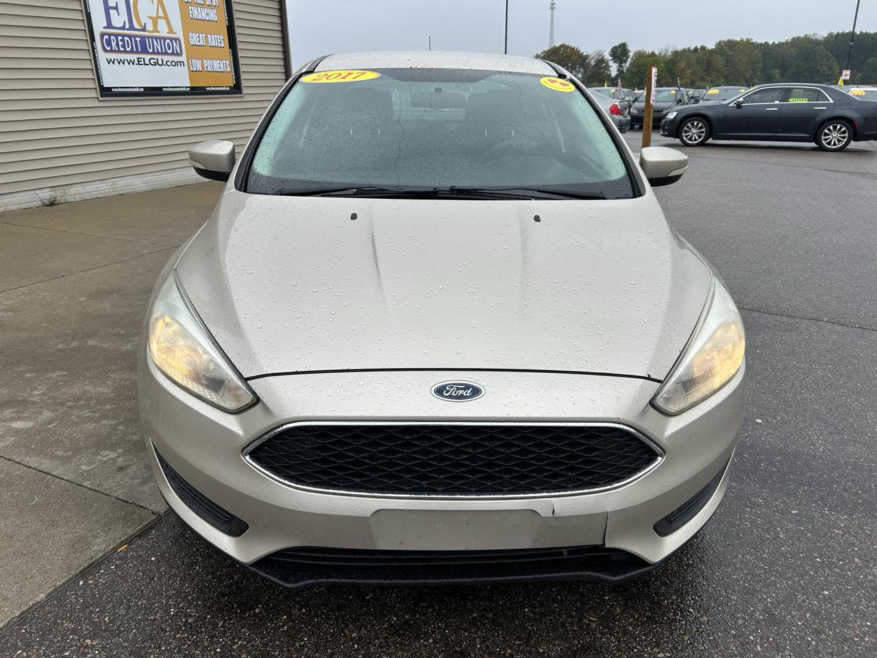 Used 2017 Ford Focus SE FWD image 2