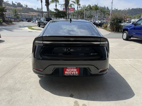 Certified 2025 Toyota Prius Plug-In Hybrid image 24