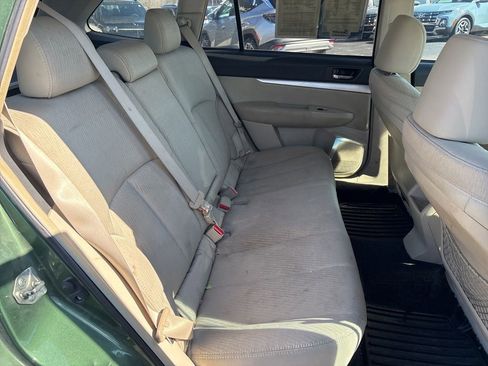 Used 2010 Subaru Outback 2.5i Premium image 10