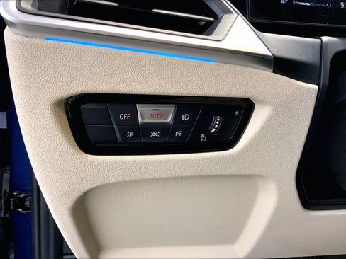 Used 2024 BMW 330i Sedan w/ Convenience Package RWD image 34