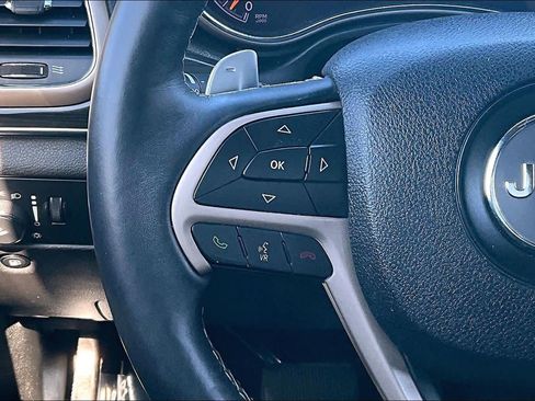 Used 2014 Jeep Grand Cherokee Overland AWD/4WD image 23