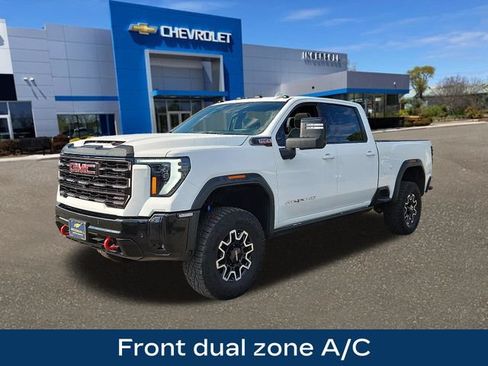 Used 2025 GMC Sierra 2500 AT4X AWD/4WD image 3