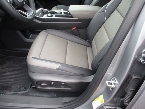 New 2026 Chevrolet Equinox LT w/ Convenience Package II image 10