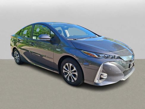 Used 2021 Toyota Prius Prime Limited FWD image 3