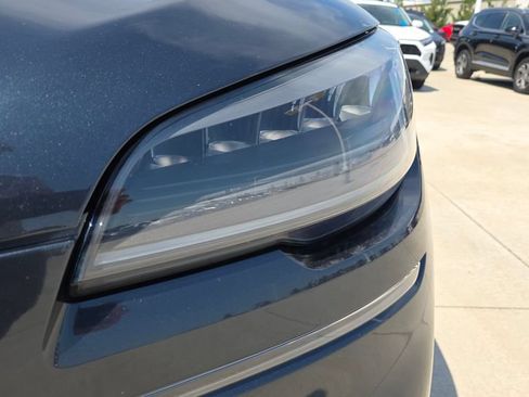 Used 2021 Lincoln Aviator Reserve AWD/4WD image 9