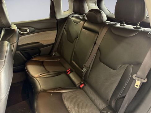 Certified 2022 Jeep Compass Latitude image 16