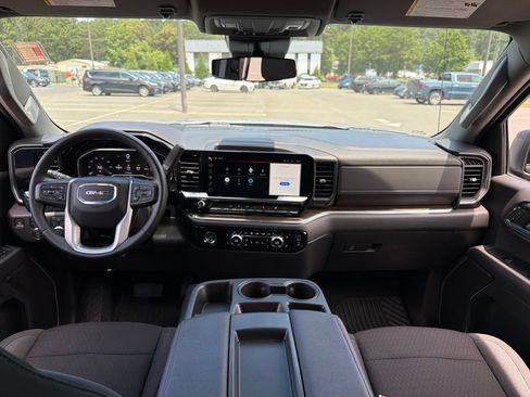 Used 2024 GMC Sierra 1500 Elevation AWD/4WD image 8