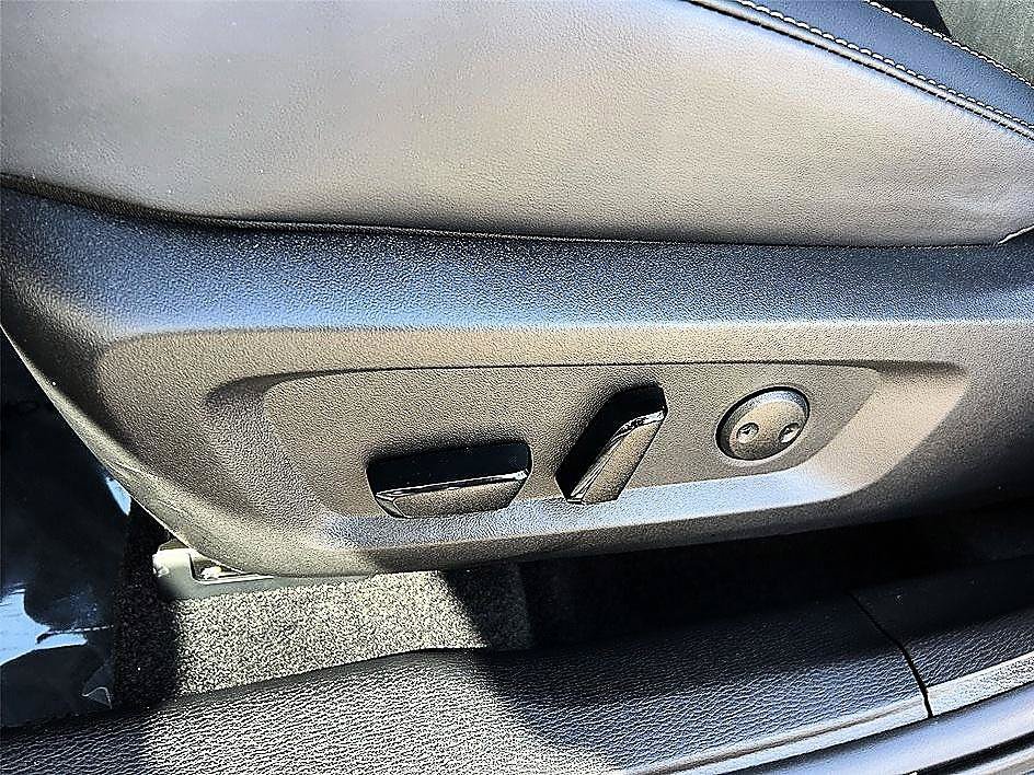 Certified 2026 Nissan Rogue SL AWD/4WD image 10