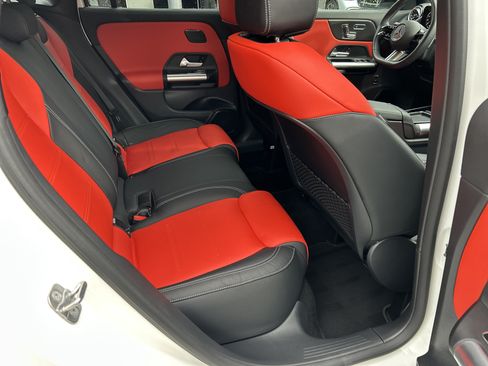 Certified 2025 Mercedes-Benz GLA 250 image 43