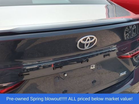Used 2025 Toyota Camry SE FWD image 10